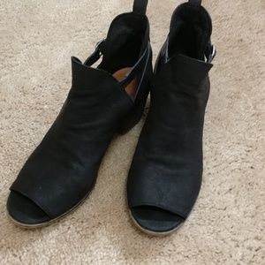 LUCKY BRAND OPEN TOE BLACK BOOTIES